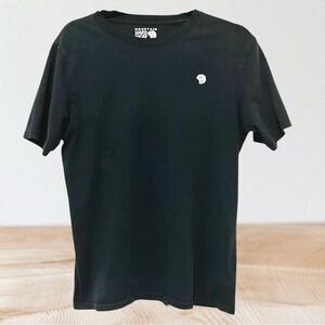 Mountain Hardwear Navy Short Sleeve Tee. Size Medium